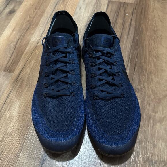 Athletic_Shoes